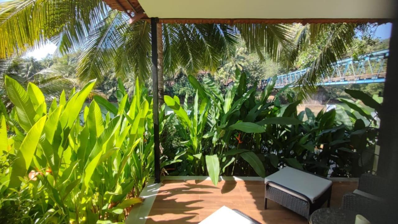 Pont Bleu Suites Riverside & Pool Canacona Esterno foto